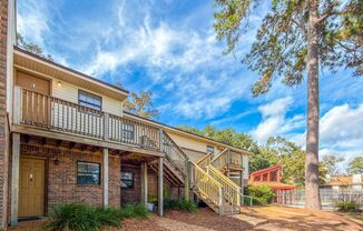 FABULOUS 2/2 w/ Stainless Steel Appliances, Fireplace, Deck, Washer/Dryer, & Community Pool! $1275/month Avail NOW!