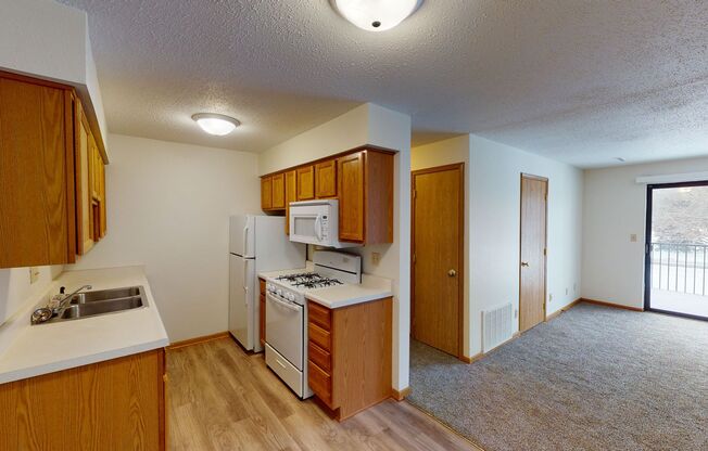 2 beds, 1 bath, 816 sqft, $930, Unit 4