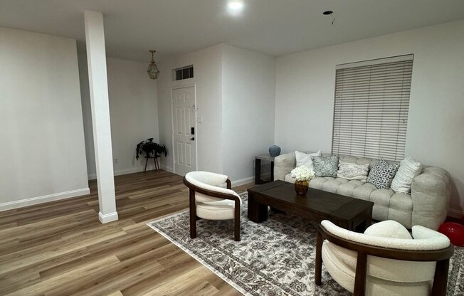 3136 DELEON DR