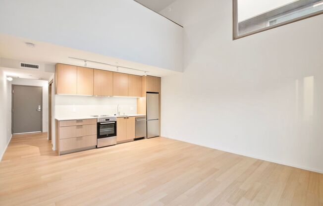 1 bed, 1 bath, 677 sqft, $2,695, Unit 504