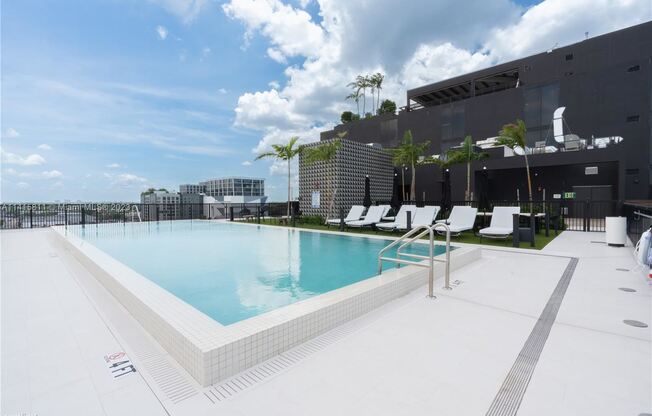 129 NW 26th St Apt 303