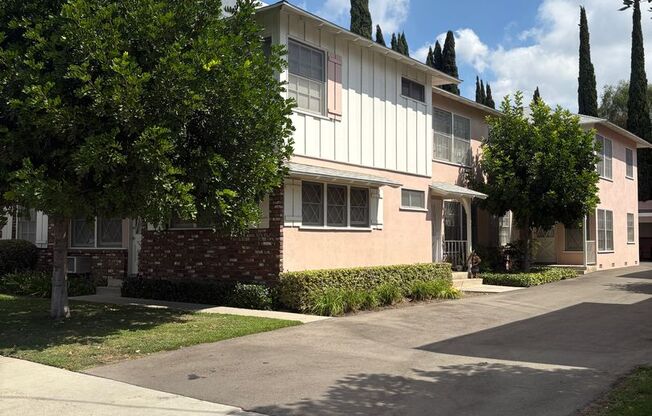 5846 AND 5852 WHITSETT AVE