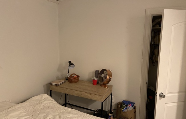 4 beds, 1 bath, $6,600, Unit 1