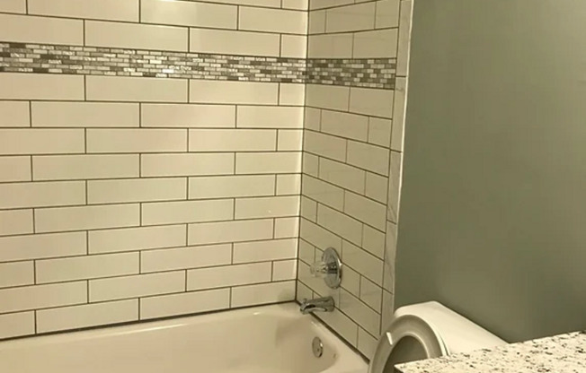2 beds, 1 bath, 800 sqft, $1,095, Unit 201