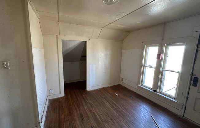 2 beds, 1 bath, $1,000