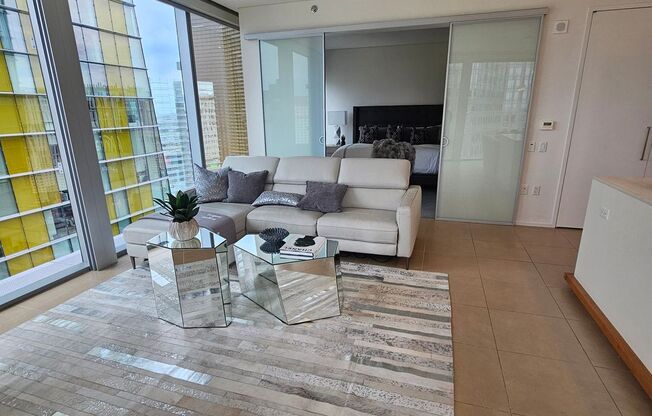 2 beds, 2 baths, $6,040, Unit # 2512