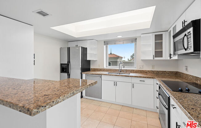 1 bed, 1 bath, 992 sqft, $4,250, Unit 517