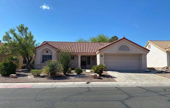 Sun City Summerlin - 55+ Community. Rare 2-bedroom