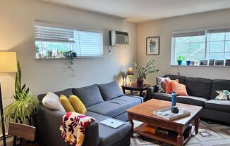 SPACIOUS 2 BR IN HYDE PARK WITH GARAGE