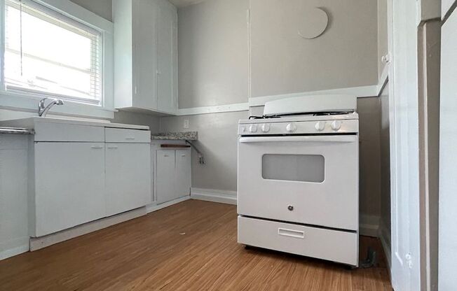 Studio, 1 bath, 500 sqft, $1,249, Unit 304