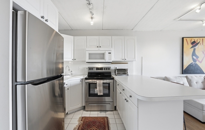 1 bed, 1 bath, 613 sqft, $2,250, Unit 621