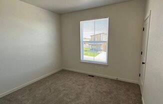 3 beds, 2 baths, $2,300