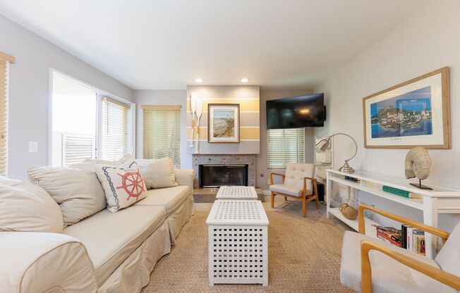 La Jolla Shores Living - Steps from the Beach, Fully Furnished!