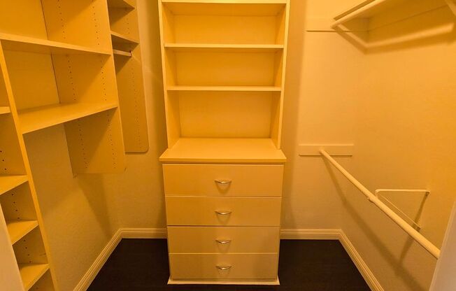 1 bed, 1 bath, $2,195, Unit # #E 01