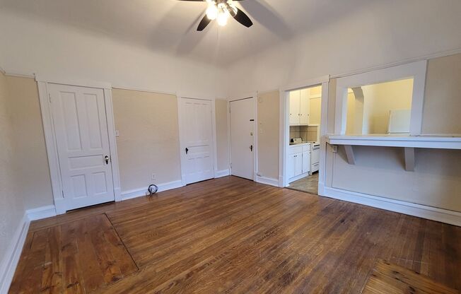 Studio, 1 bath, $850, Unit 6