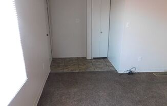 2 beds, 1 bath, $925, Unit 113