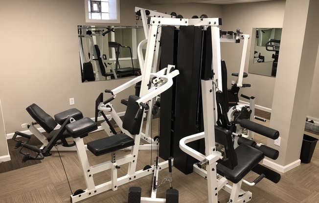 1 bed, 1 bath, 755 sqft, $945, Unit 12