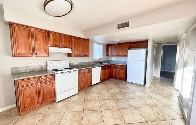 Exeter Drive 2149 - HAS OWN HANDYMAN