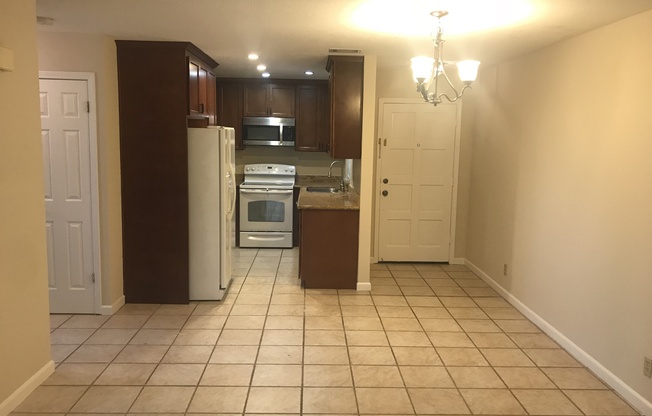 Beautiful 2 bed + 2 bath condo conveniently located in west San Jose