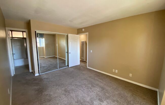 ***$500 Move-in special!!!*** Upgraded North Park/University Heights Condo