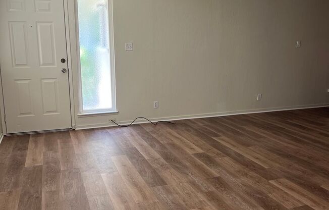 UPDATED 2 BEDROOM CONDO!!