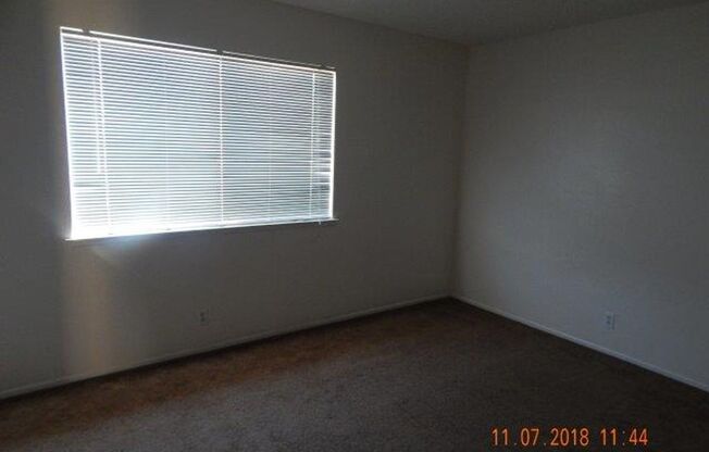 2 beds, 1 bath, 950 sqft, $1,425