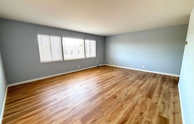 210 ATHOL AVE