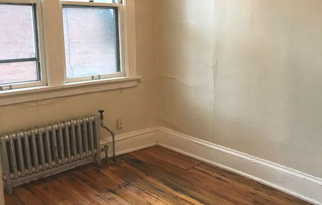 1 bed, 1 bath, $995, Unit 38