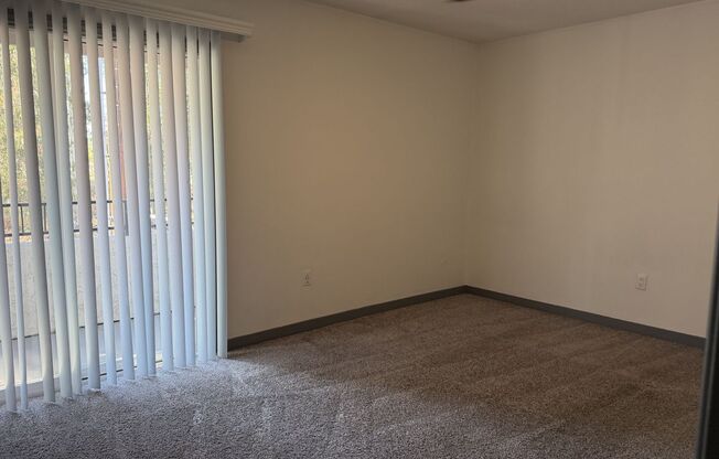 2 beds, 1 bath, 920 sqft, $2,920, Unit A009