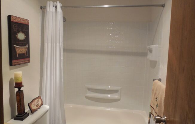 2 beds, 1.5 baths, 920 sqft, $1,830, Unit N104