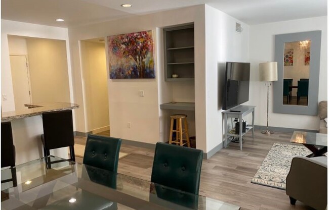 2 beds, 2 baths, 1,050 sqft, $3,100