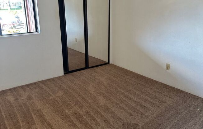 2 beds, 1 bath, $1,900, Unit # 14E