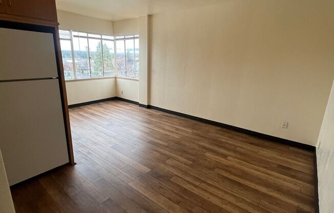 1 bed, 1 bath, 475 sqft, $1,395, Unit 605