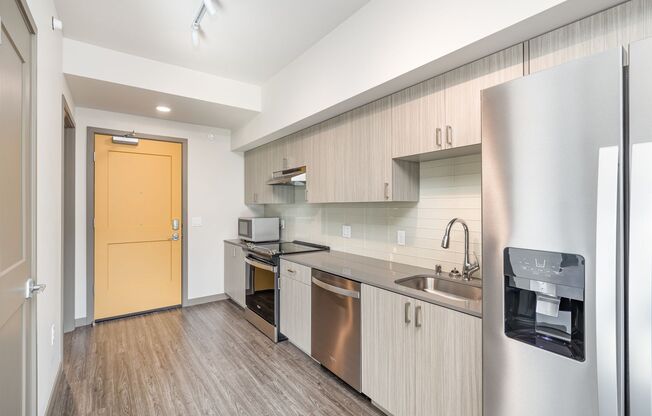 1 bed, 1 bath, $1,600, Unit Unit B516