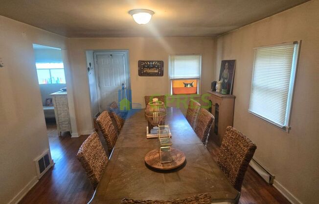 Spacious 2-story house 4-Bedroom house