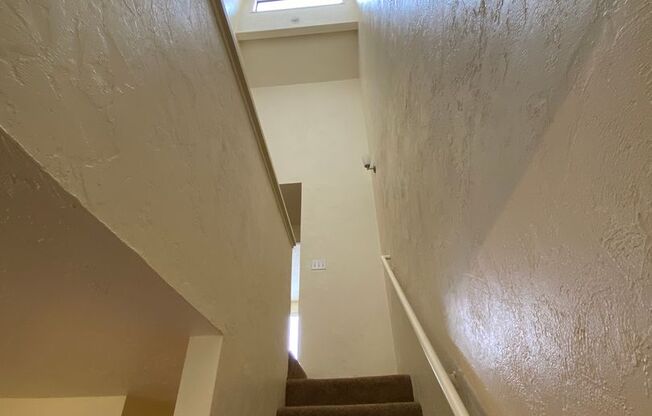 2 beds, 1.5 baths, 1,100 sqft, $1,697, Unit 0168