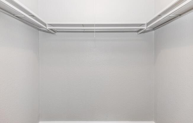 2 beds, 1 bath, 840 sqft, $960