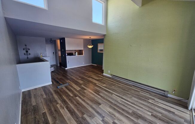 Shoreline Serenity: Modern Condo Steps from Alameda Beach
