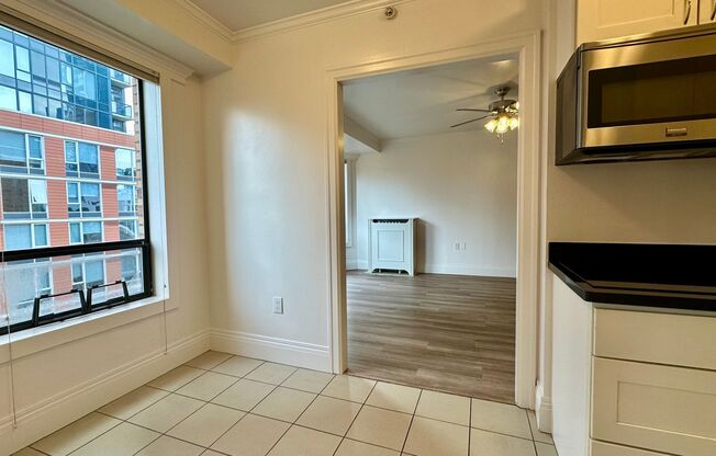 1 bed, 2 baths, 919 sqft, $2,250, Unit 0611