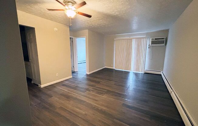 1 bed, 1 bath, 560 sqft, $825, Unit 725-30