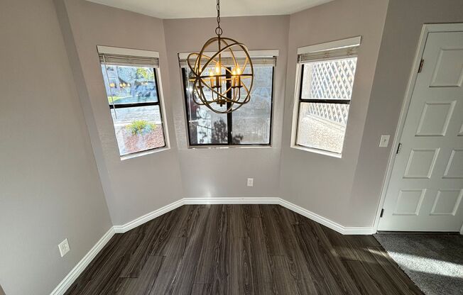 Gorgeous 2Bed/2Bath Condo located just outside Summerlin