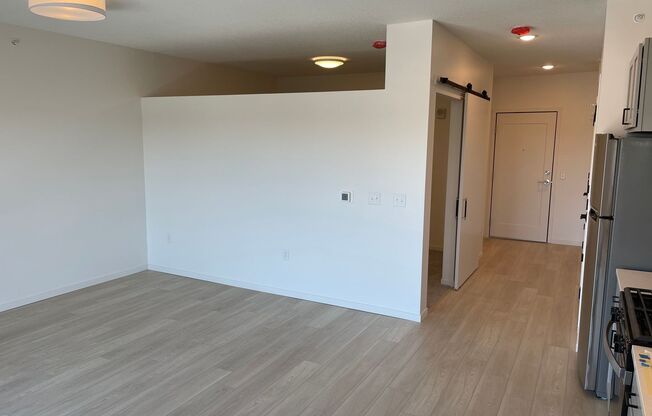 Studio, 1 bath, 670 sqft, $1,525, Unit 10 - 606