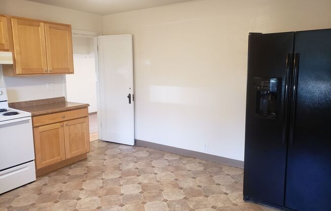 3 beds, 1 bath, $2,095