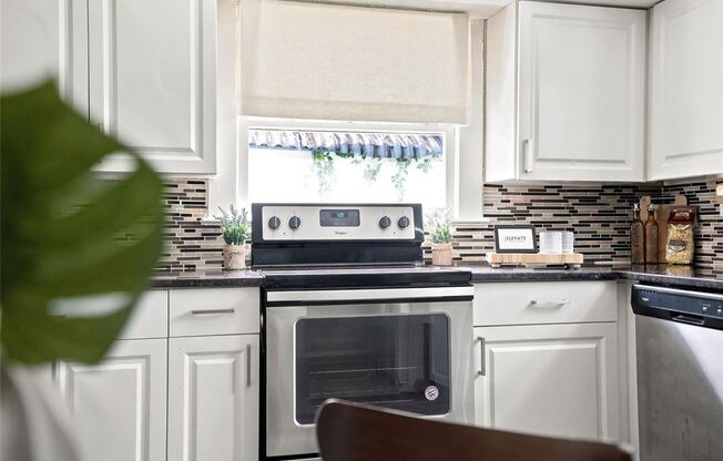 2 beds, 1 bath, $1,395