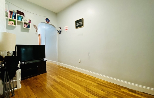 1 bed, 1 bath, $2,250, Unit 5