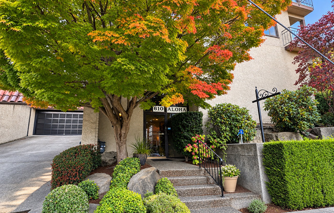 610 Aloha Condominiums ~ Lower Queen Anne