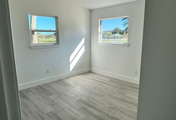 3 beds, 1 bath, $2,200