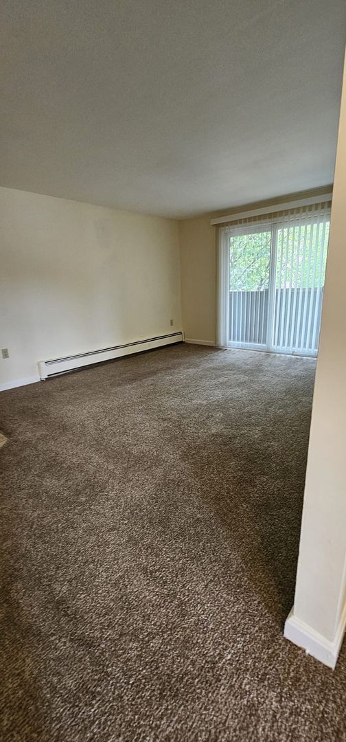 Renovated 2 br with Heat and hot water included