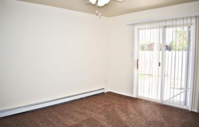 3 beds, 2 baths, 1,090 sqft, $1,595, Unit C