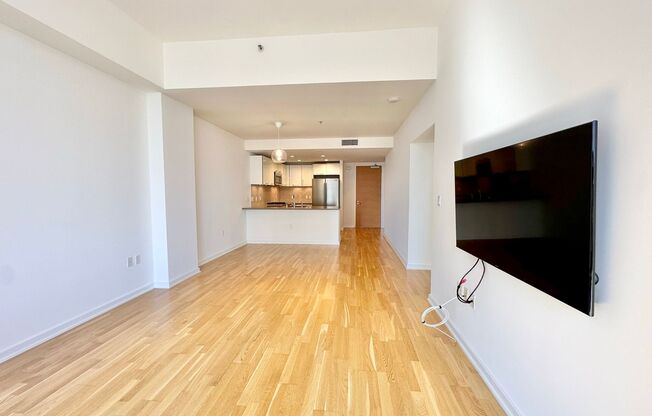 1 bed, 1 bath, $4,200